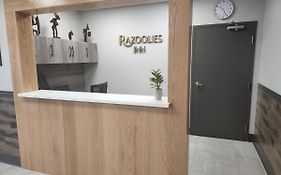 Razoolies Inn